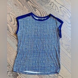Navy and white pattern small Tahari shirt women’s nwot